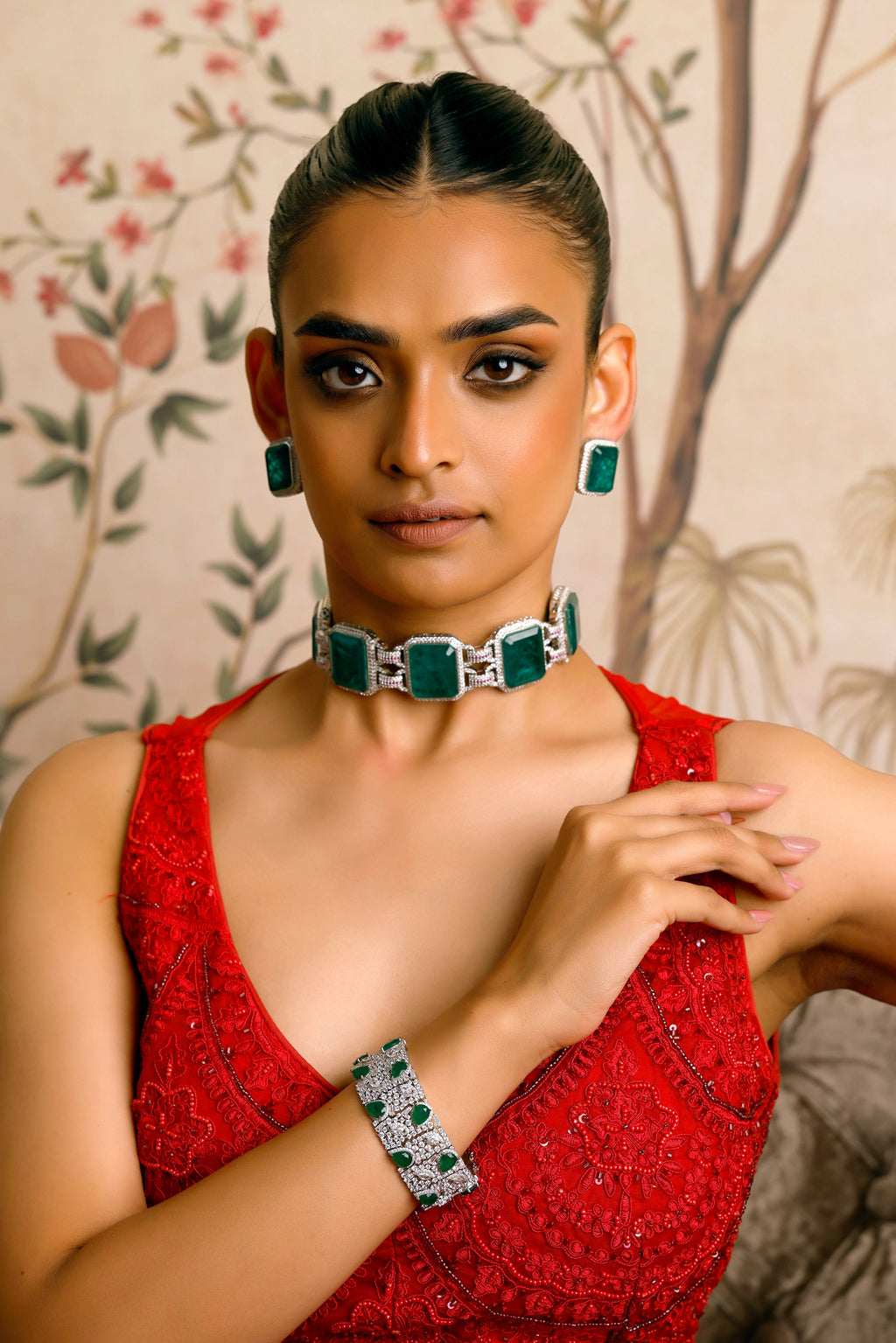 Verdant Grace Emerald Diamond Choker Set