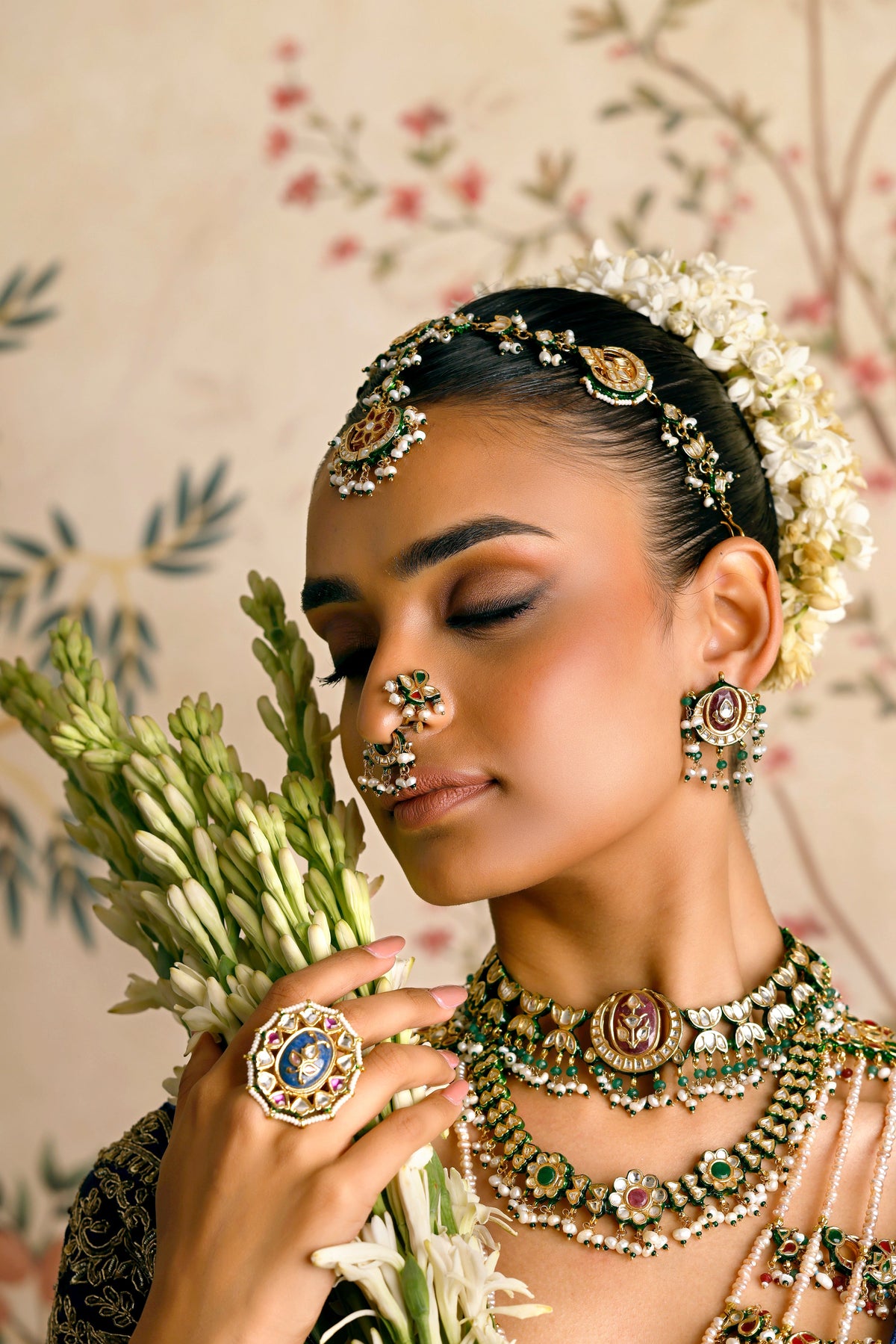 Rajsi Kundan Choker Necklace