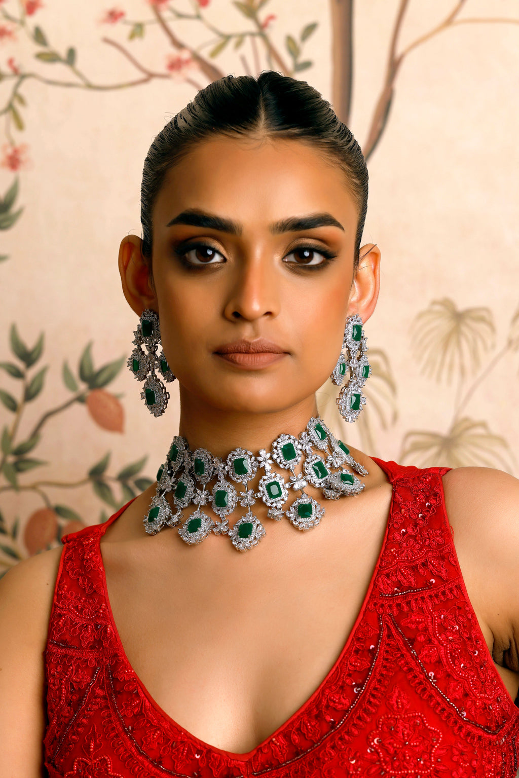 Elegance Green Diamond Choker