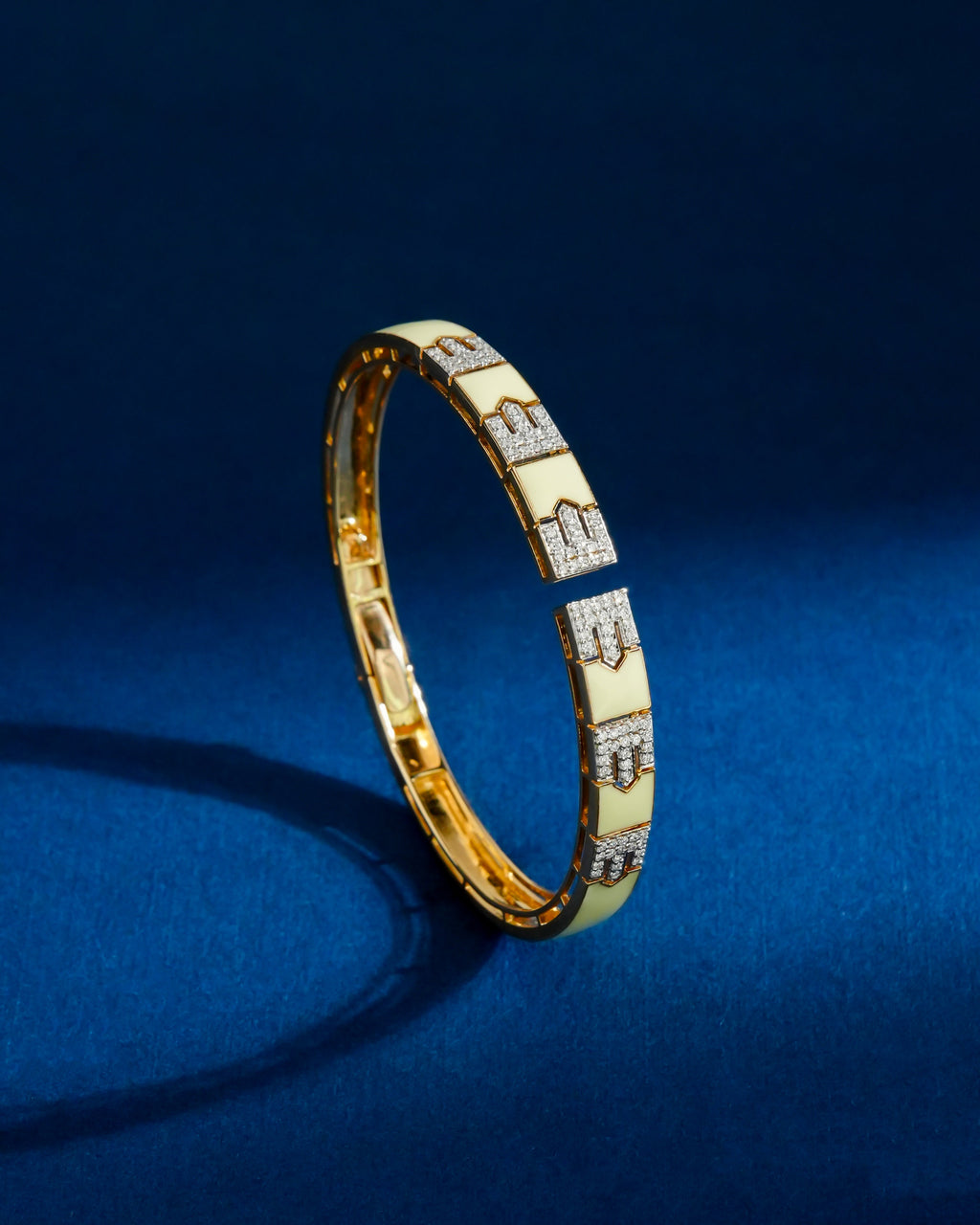 Meryl Diamond Bangle