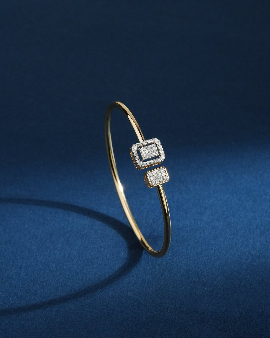 Somansh Diamond Bangle