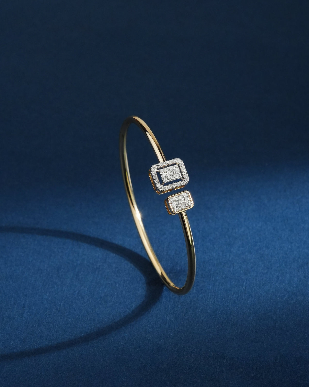 Somansh Diamond Bangle