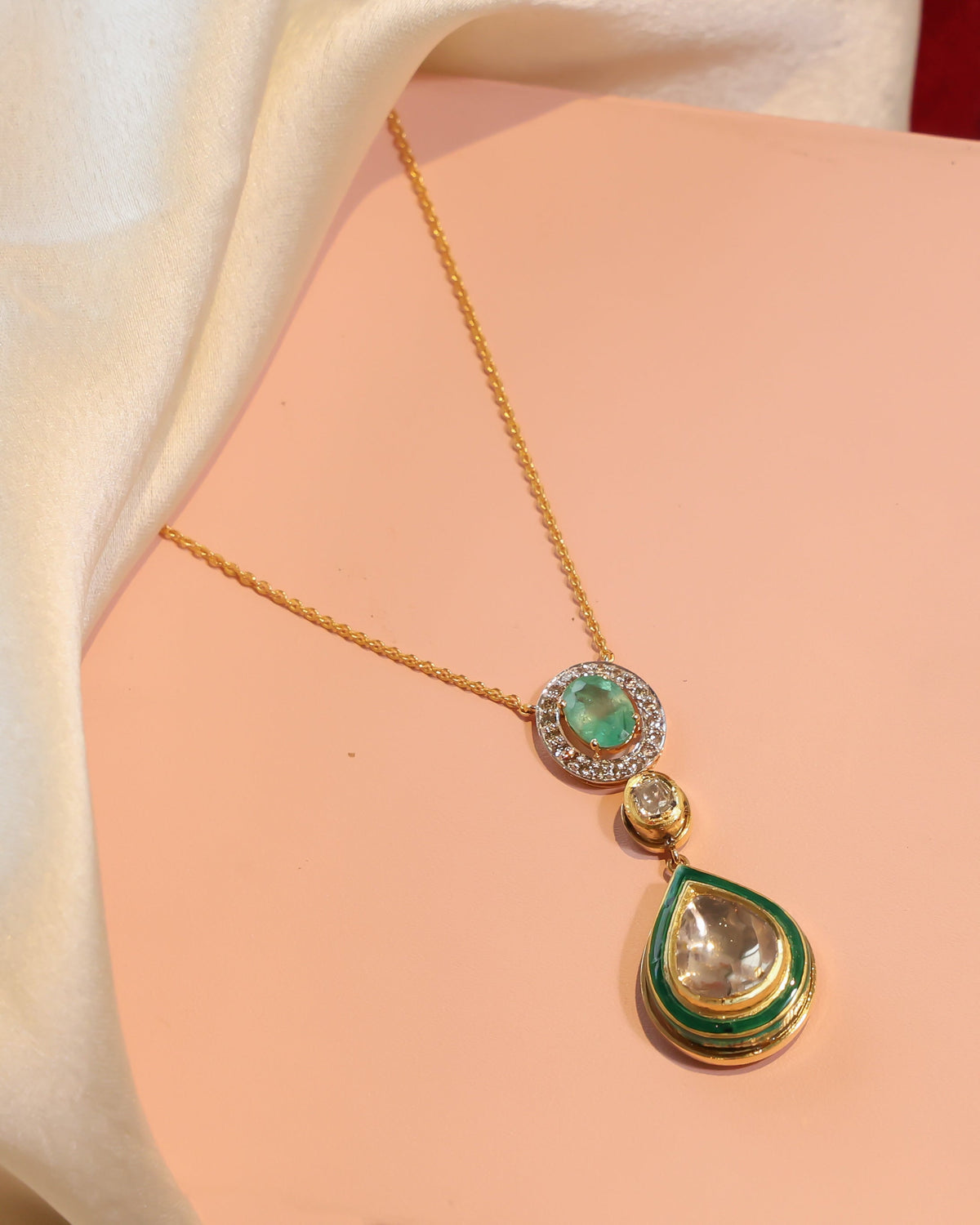 Vaishnavi Polki And Diamond Pendant
