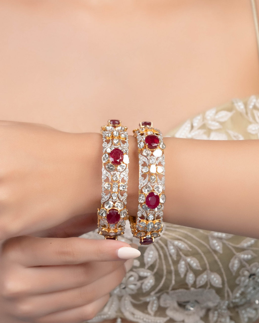 Odria Polki And Diamond Bangle