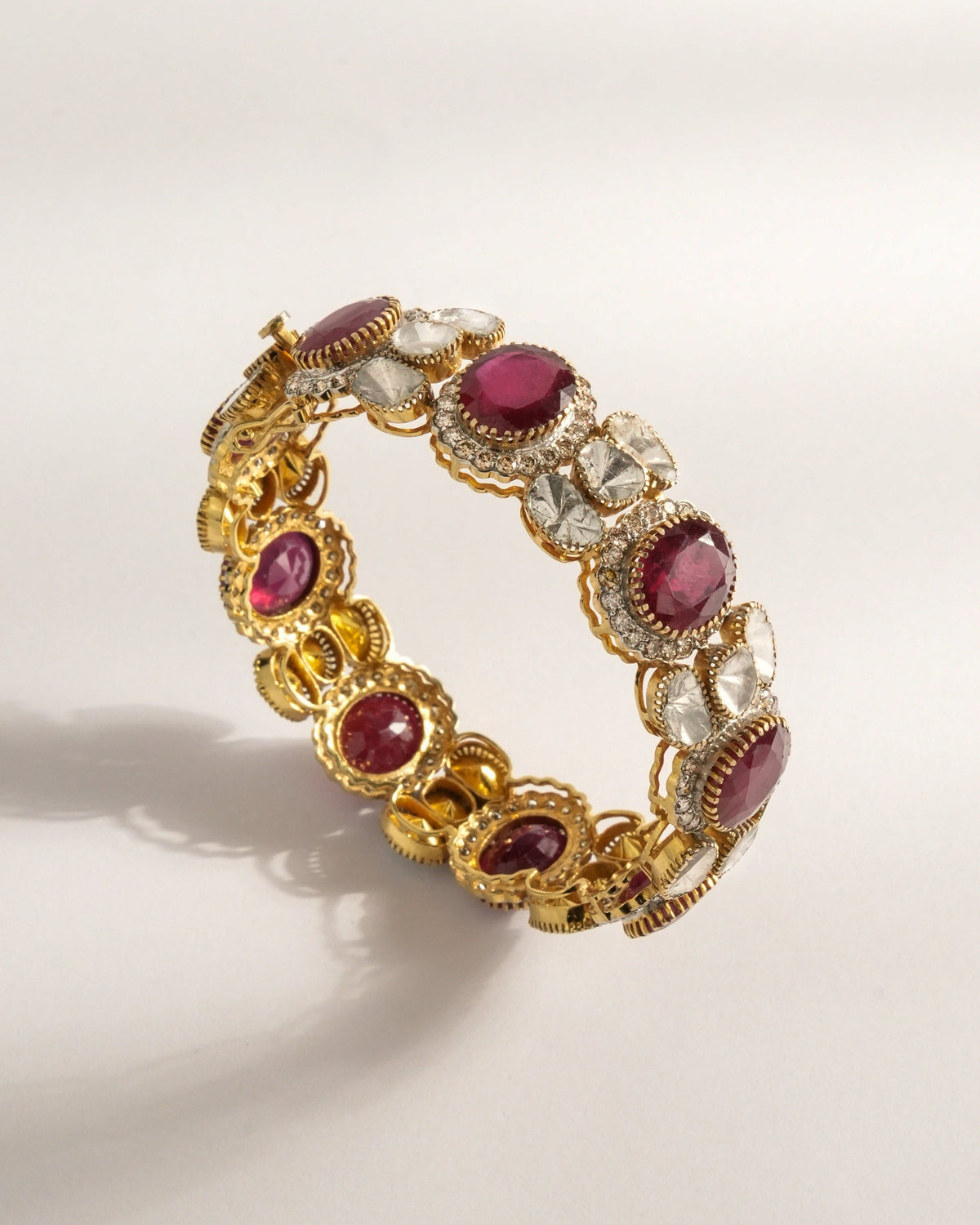 Avae Polki And Diamond Bangle