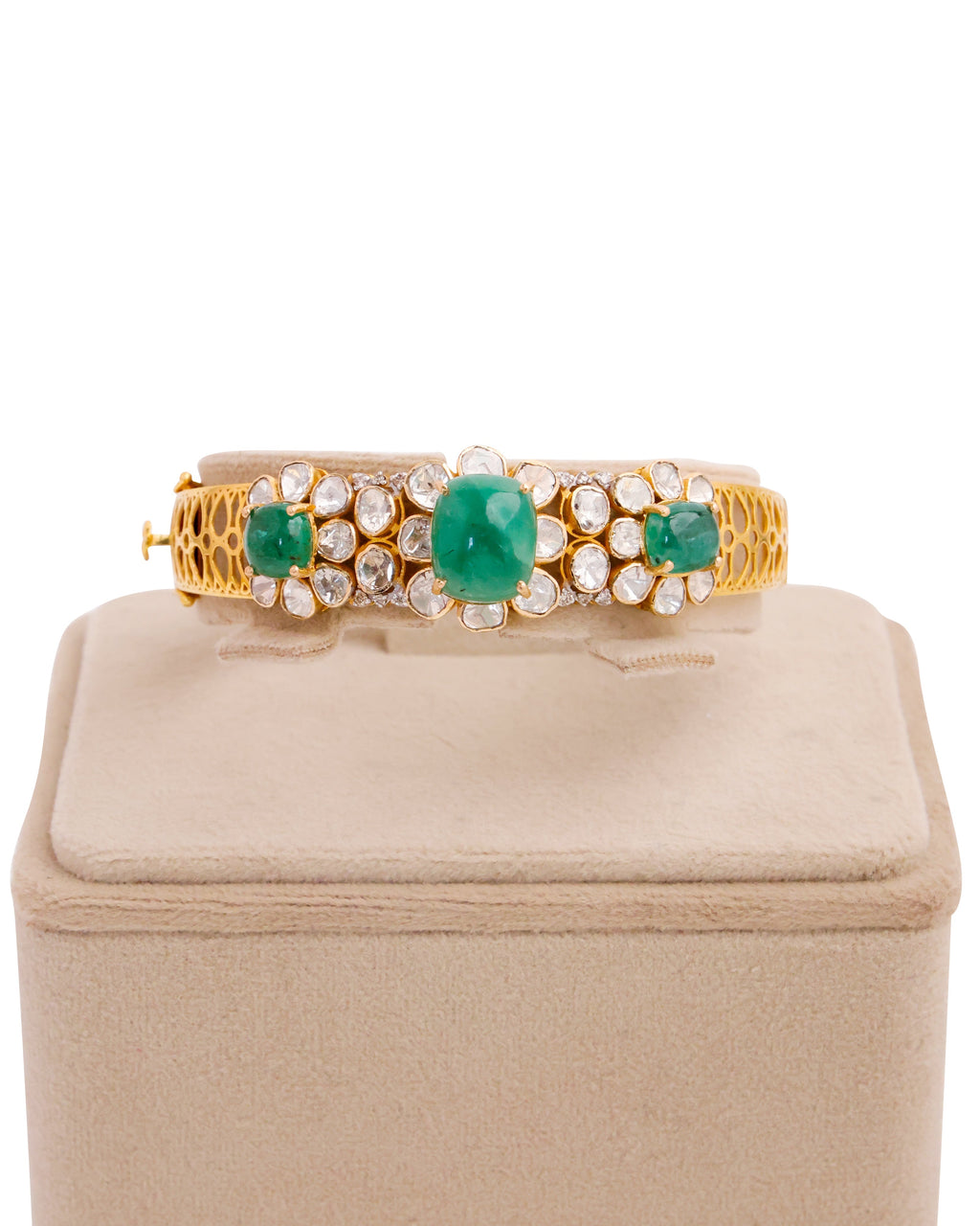 Vidhi Polki And Diamond Bangle