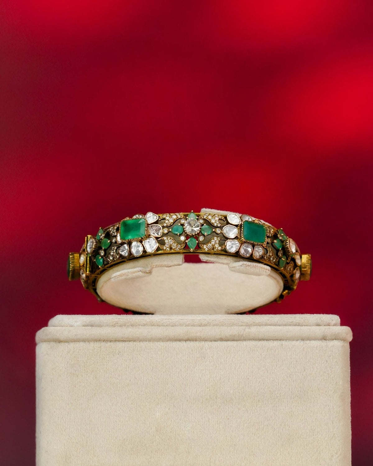 Ayati Polki And Diamond Bangle