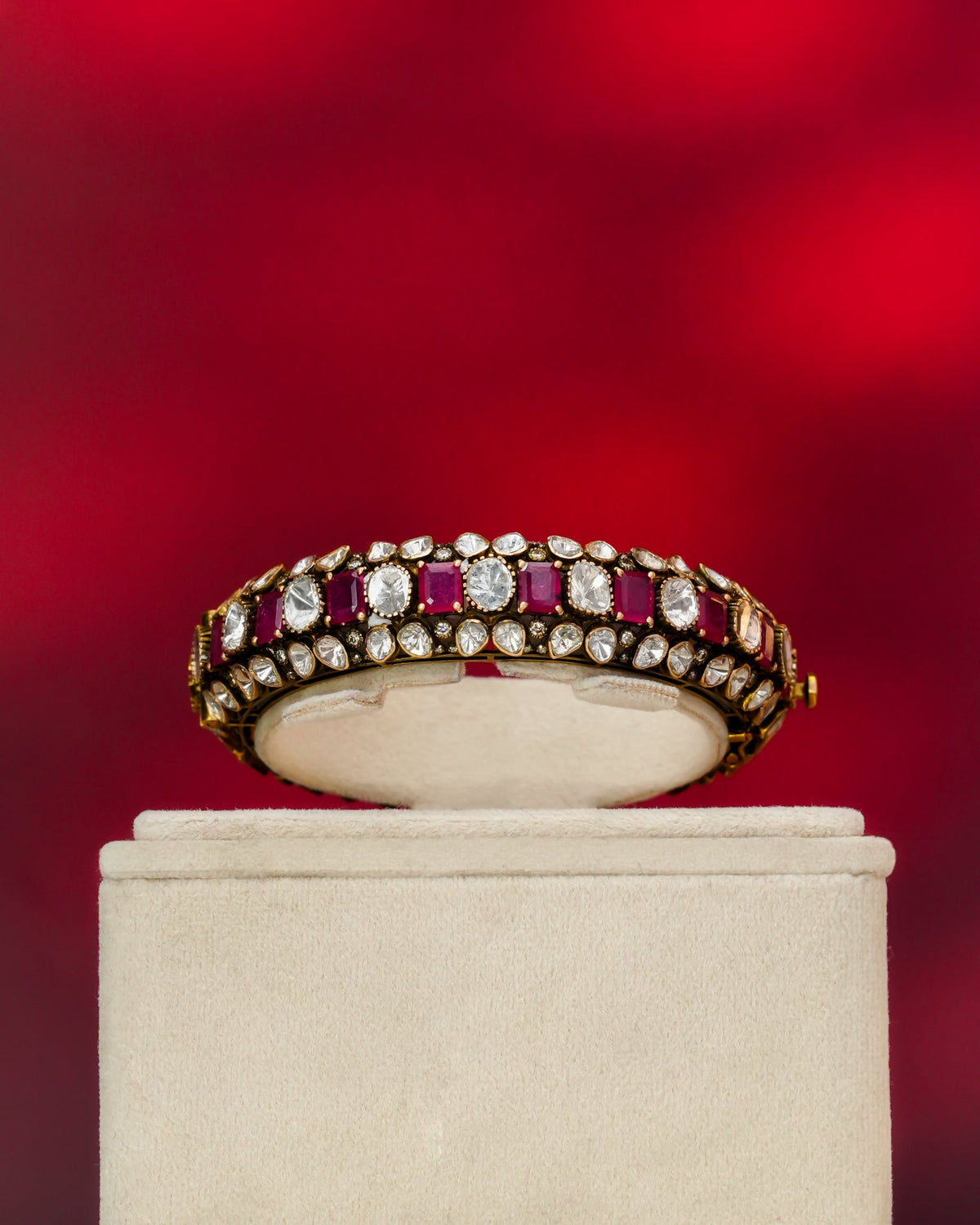 Nayeli Polki And Diamond Bangle
