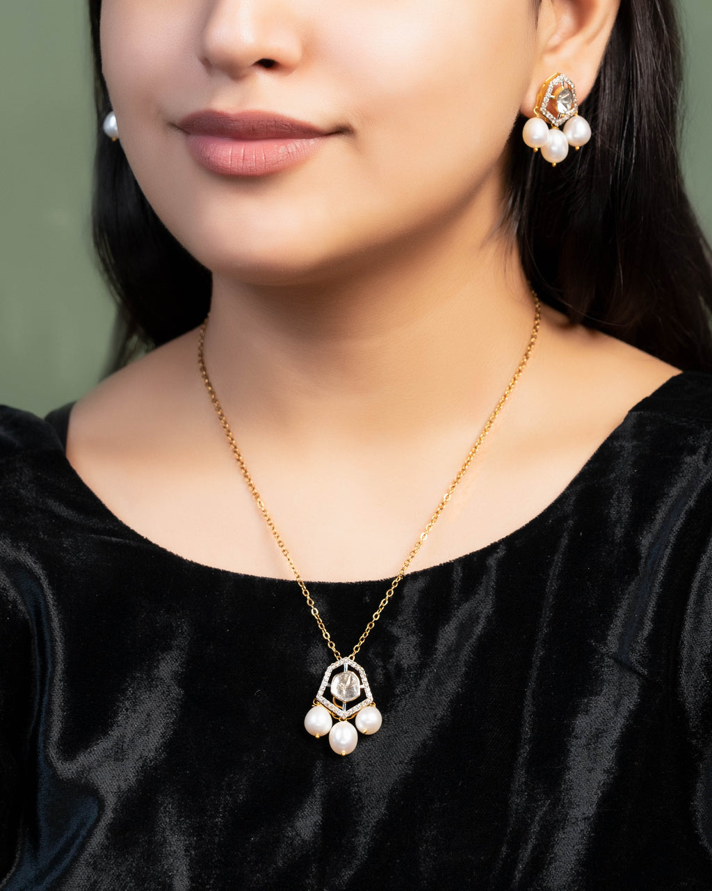 Harpreet Polki And Diamond Pendant