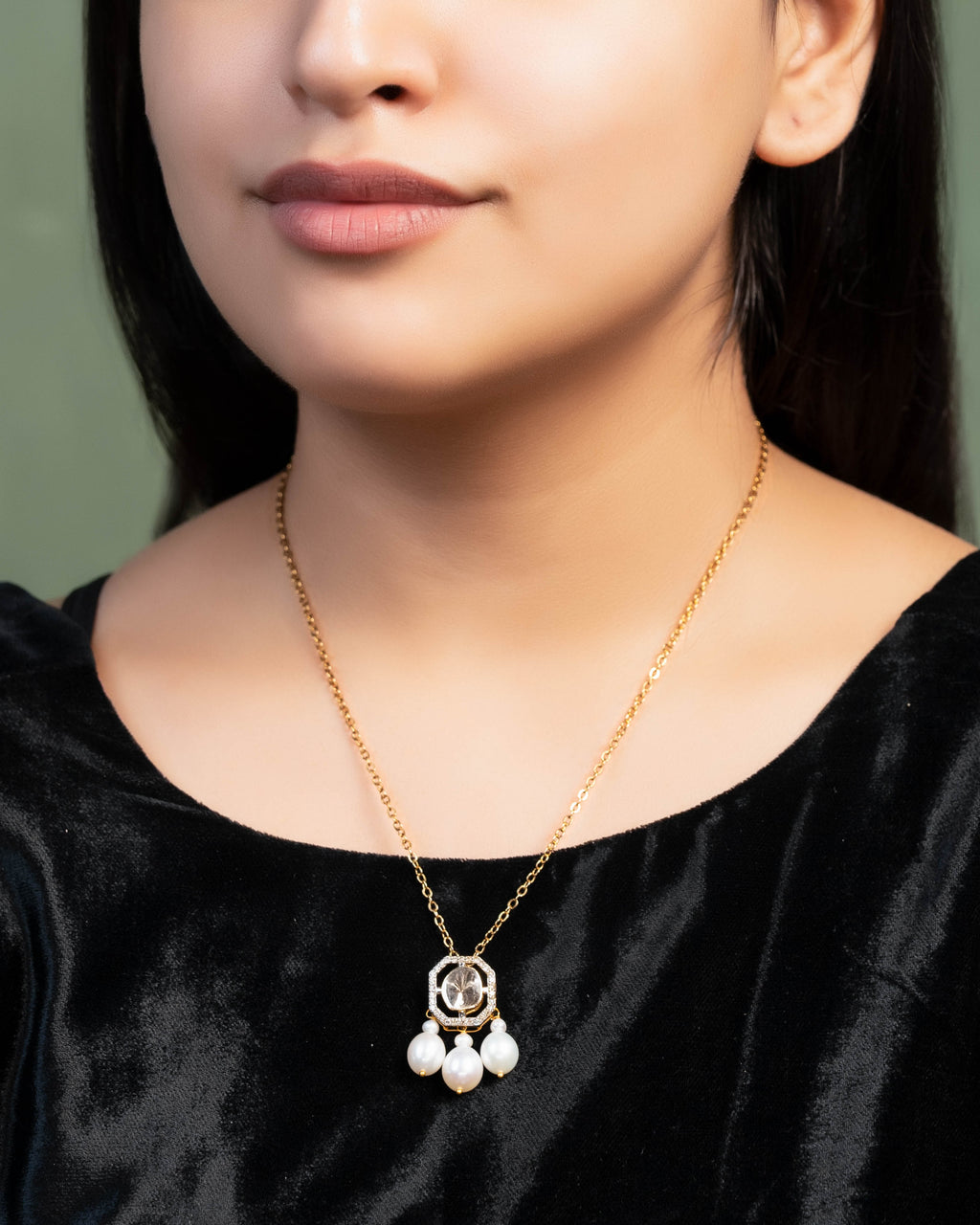 Rucheeta Polki And Diamond Pendant