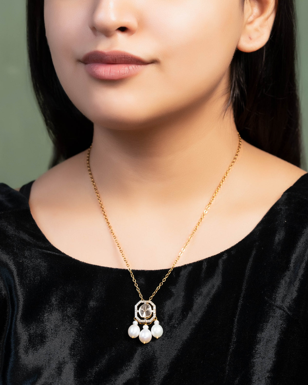 Rucheeta Polki And Diamond Pendant