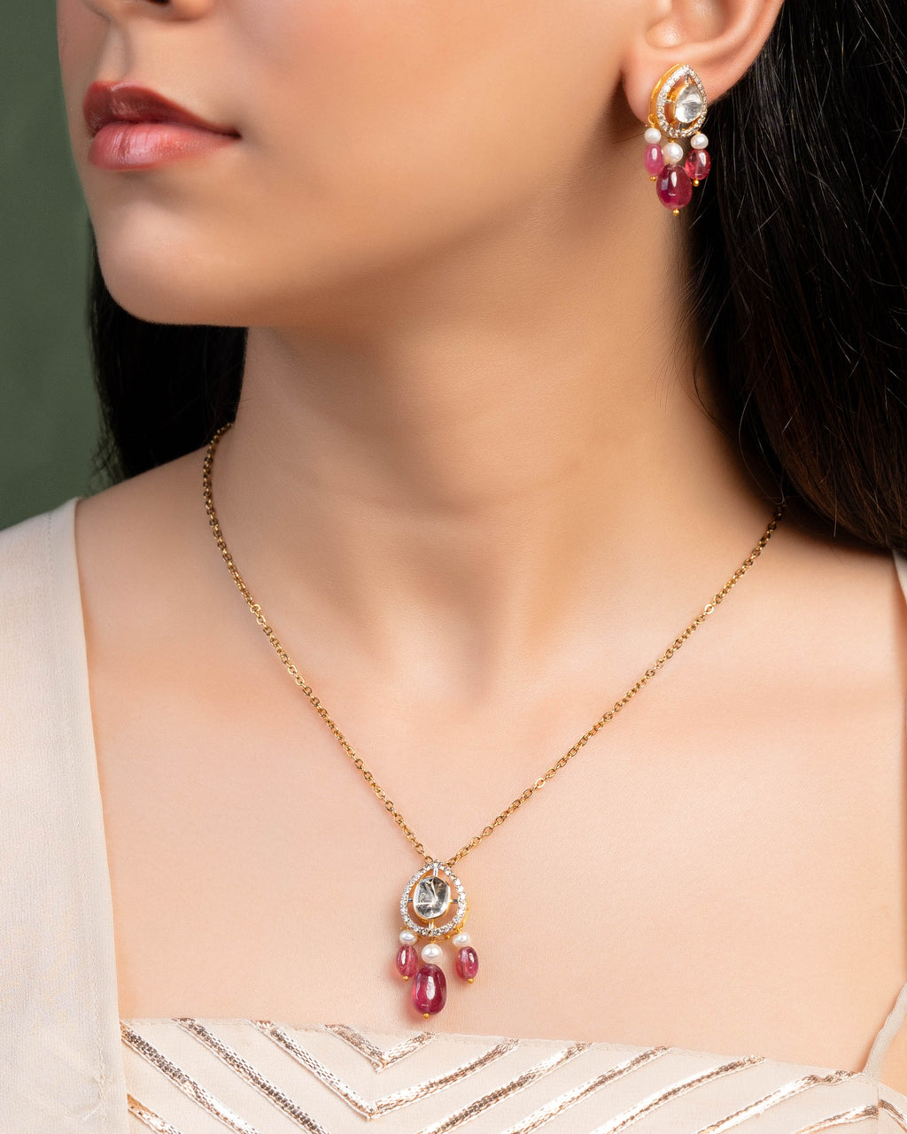 Tanvi Polki And Diamond Pendant