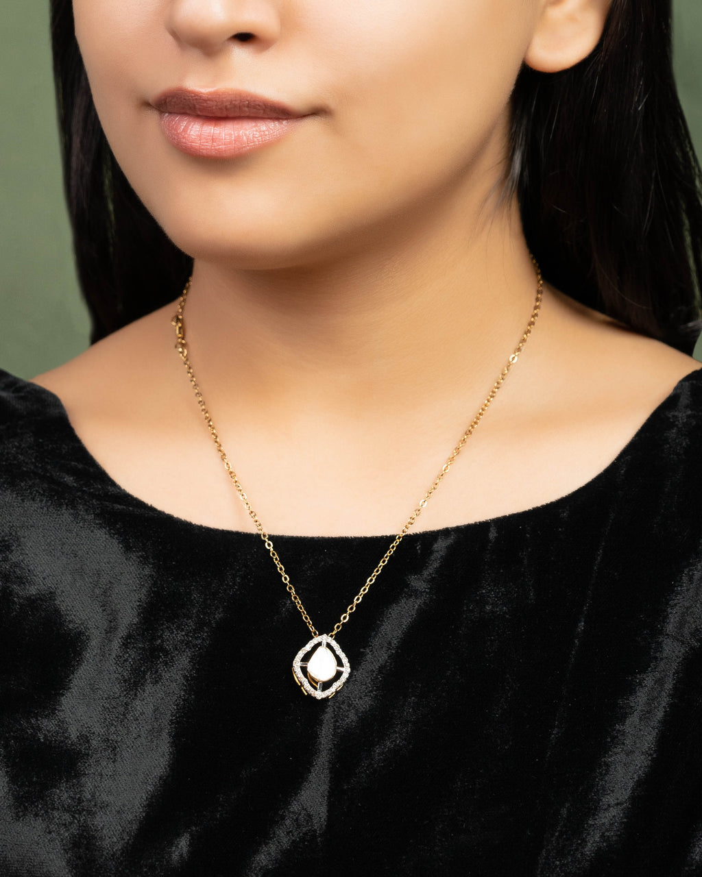 Veena Pendant And Akansha Tops Polki And Diamond Set