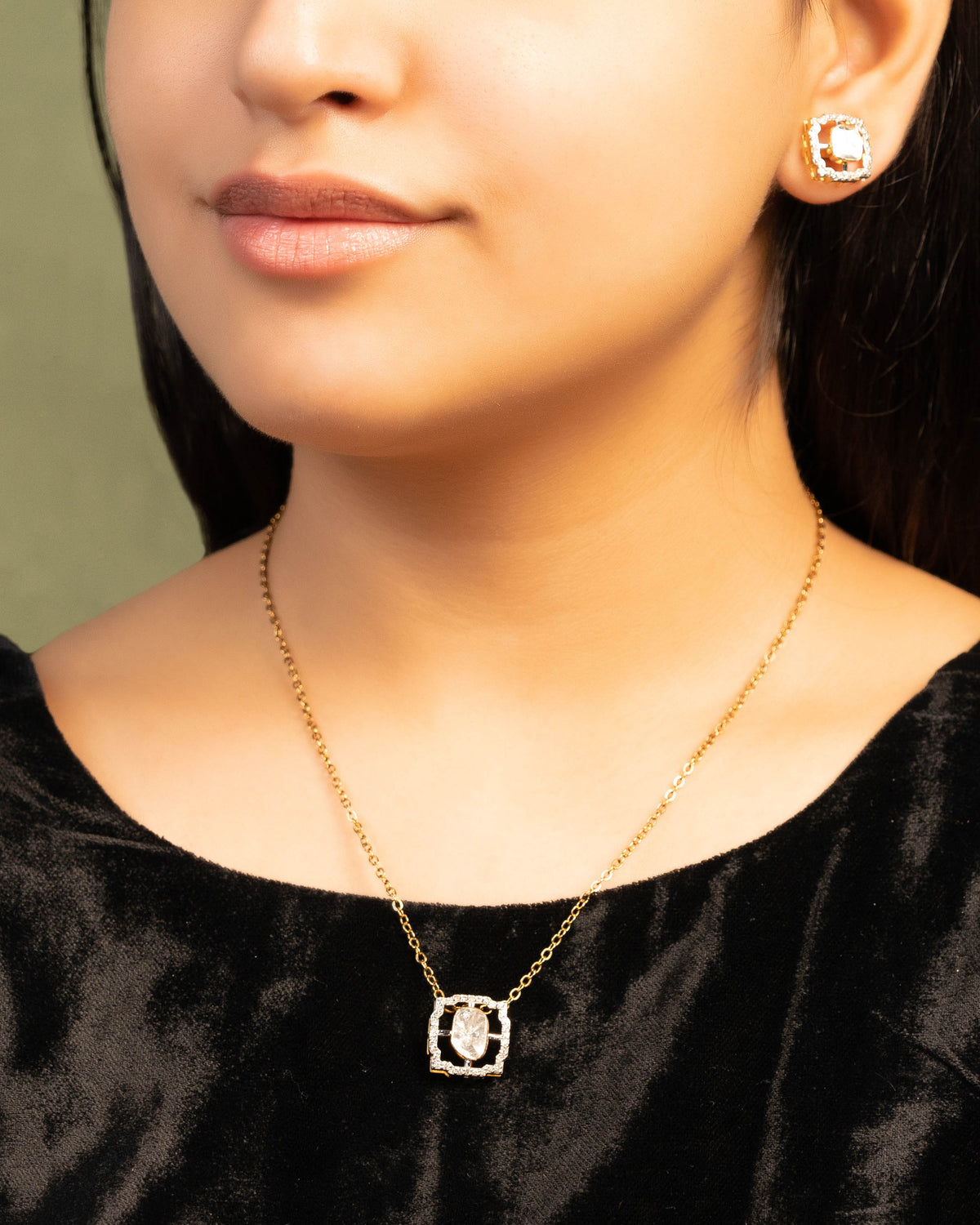 Priyanshi Pendant And Vidya Tops Polki And Diamond Set
