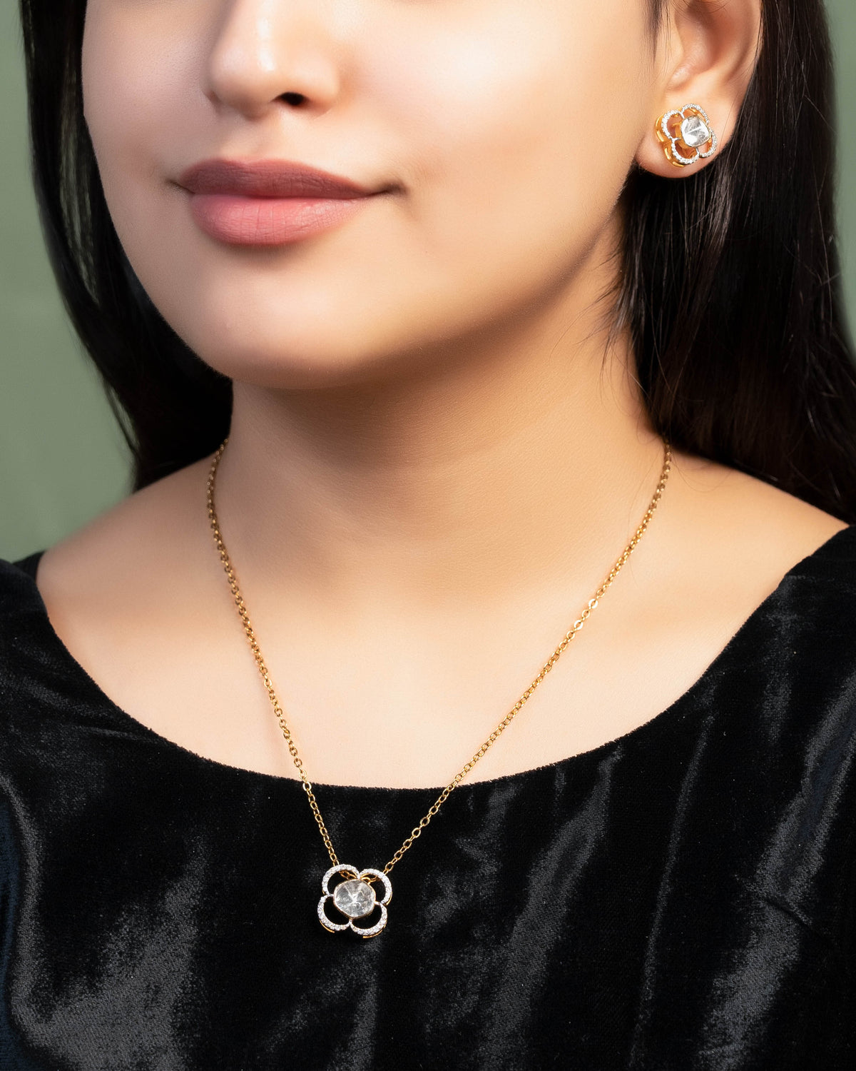 Sanchita Polki And Diamond Pendant