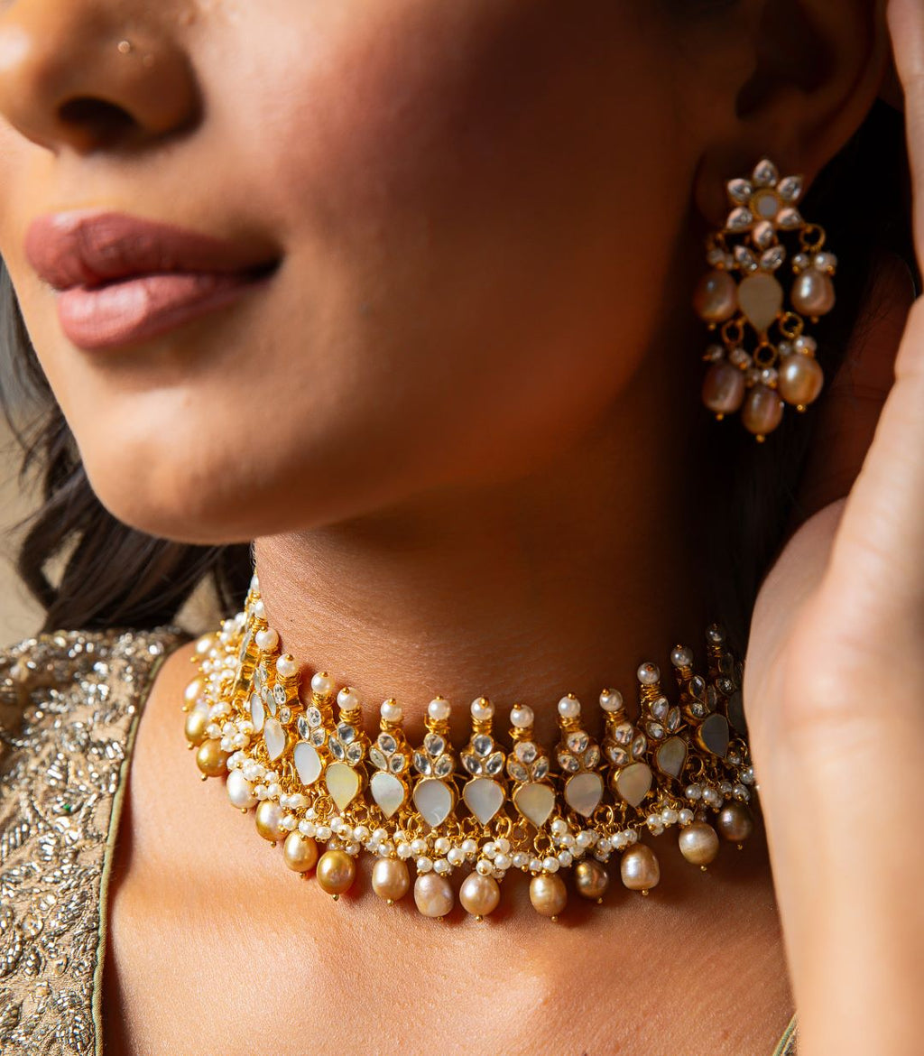 NIMAI MOTHER OF PEARLS CHOKER SET