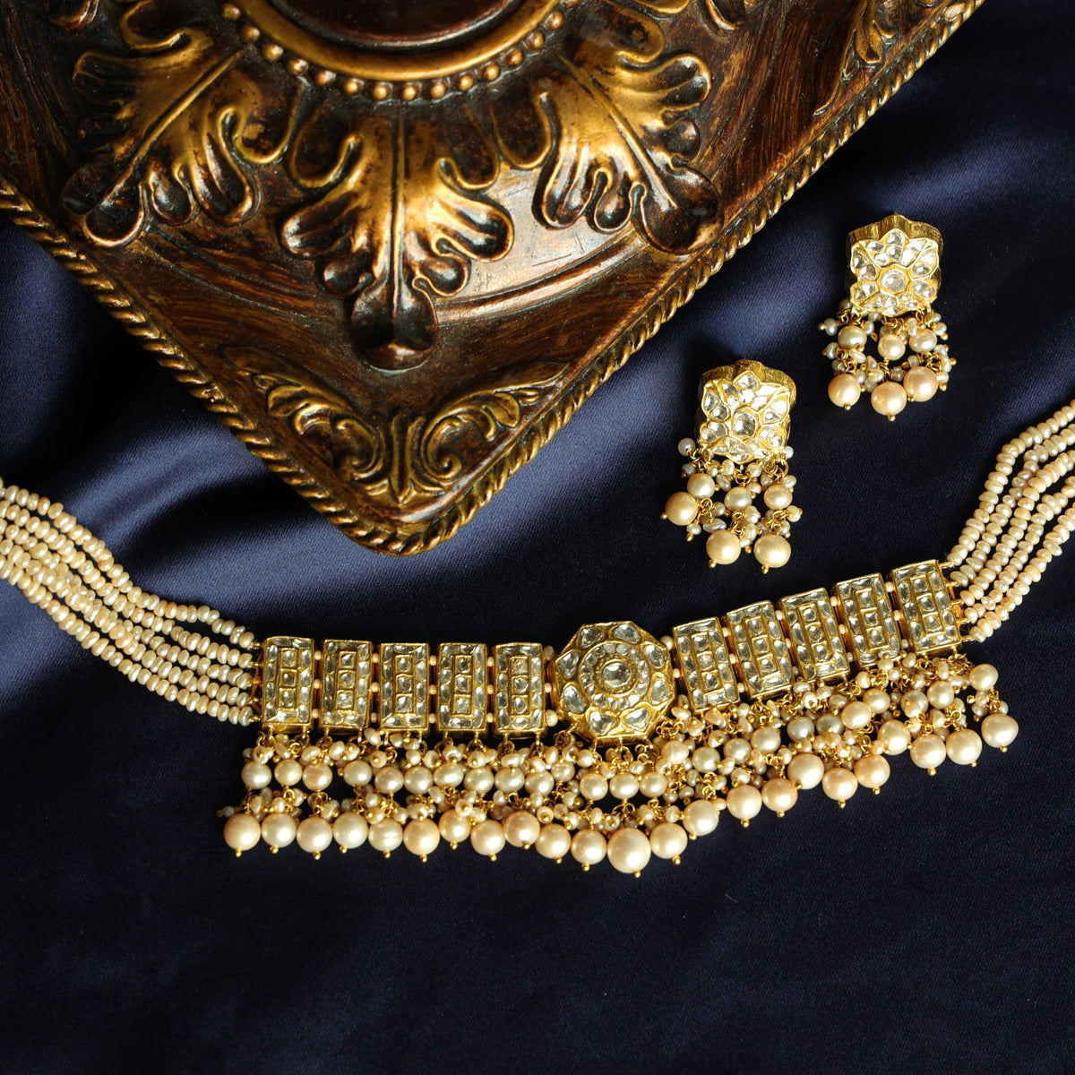 Aruneema Necklace And Fareen Tops Polki Set